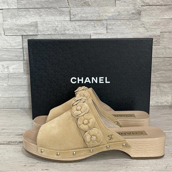 Chanel Camellia Flower Clog Beige Suede Calfskin Wooden Mules 2022 Size 39 EUC - Picture 5 of 16